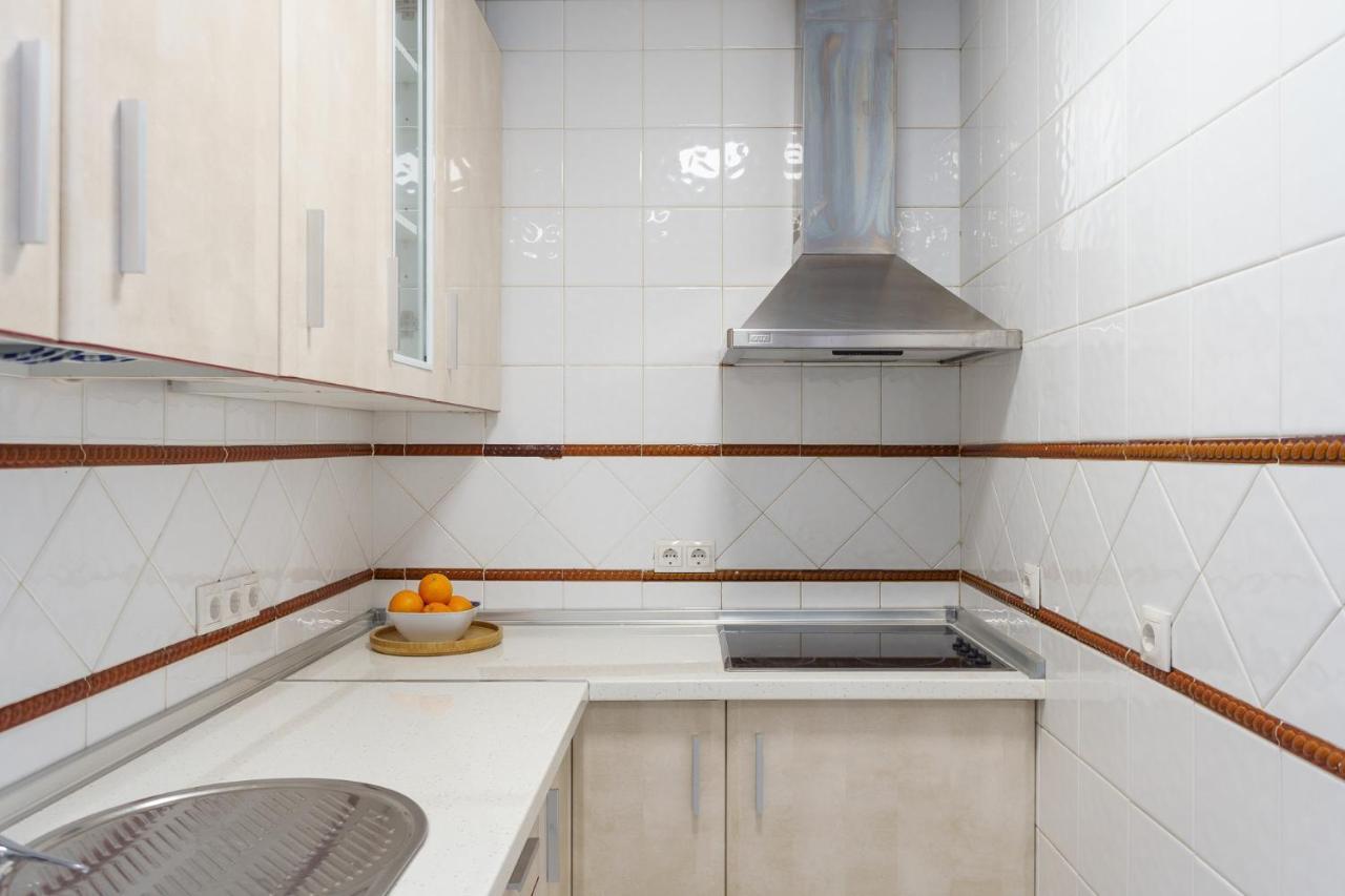 Malagasuite Carihuela Apartments Торремолінос Екстер'єр фото