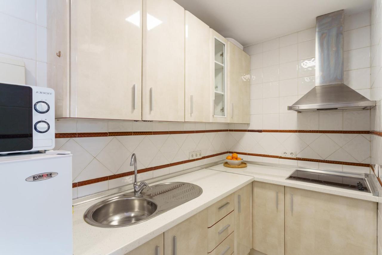 Malagasuite Carihuela Apartments Торремолінос Екстер'єр фото