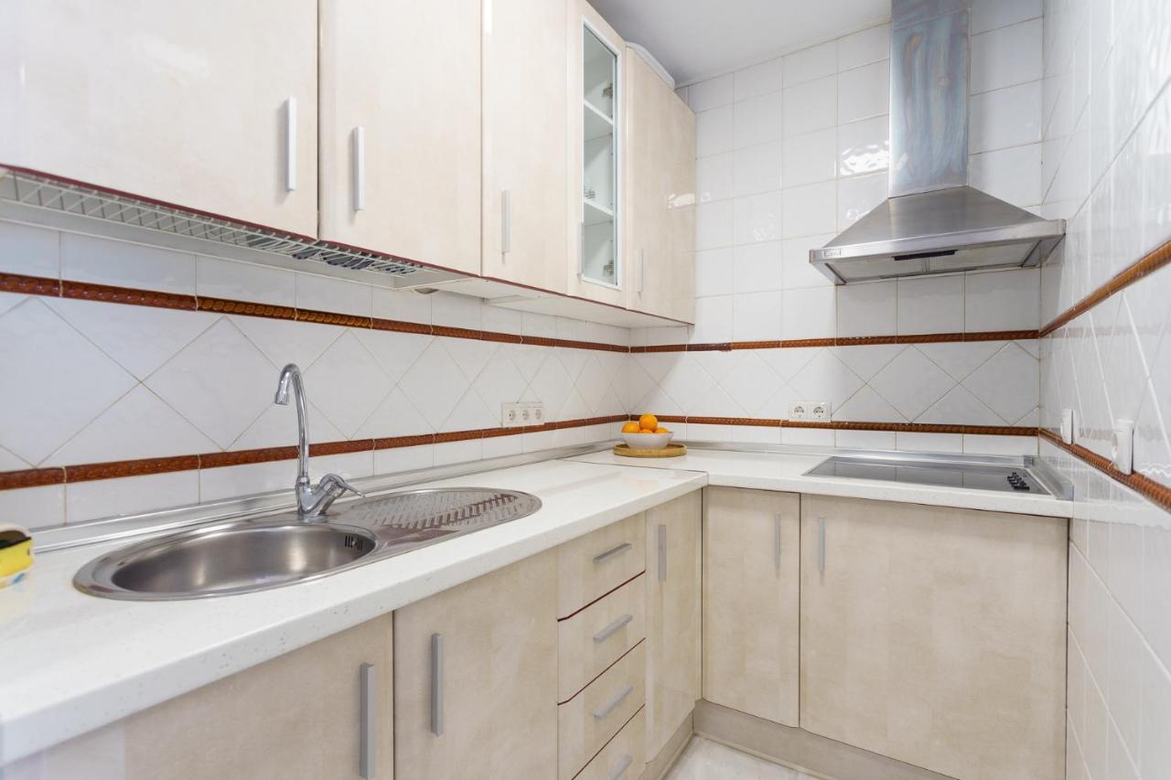 Malagasuite Carihuela Apartments Торремолінос Екстер'єр фото