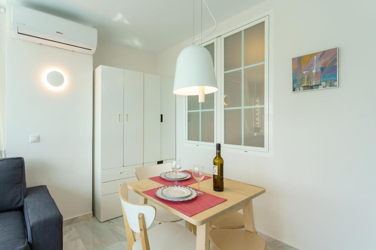 Malagasuite Carihuela Apartments Торремолінос Екстер'єр фото