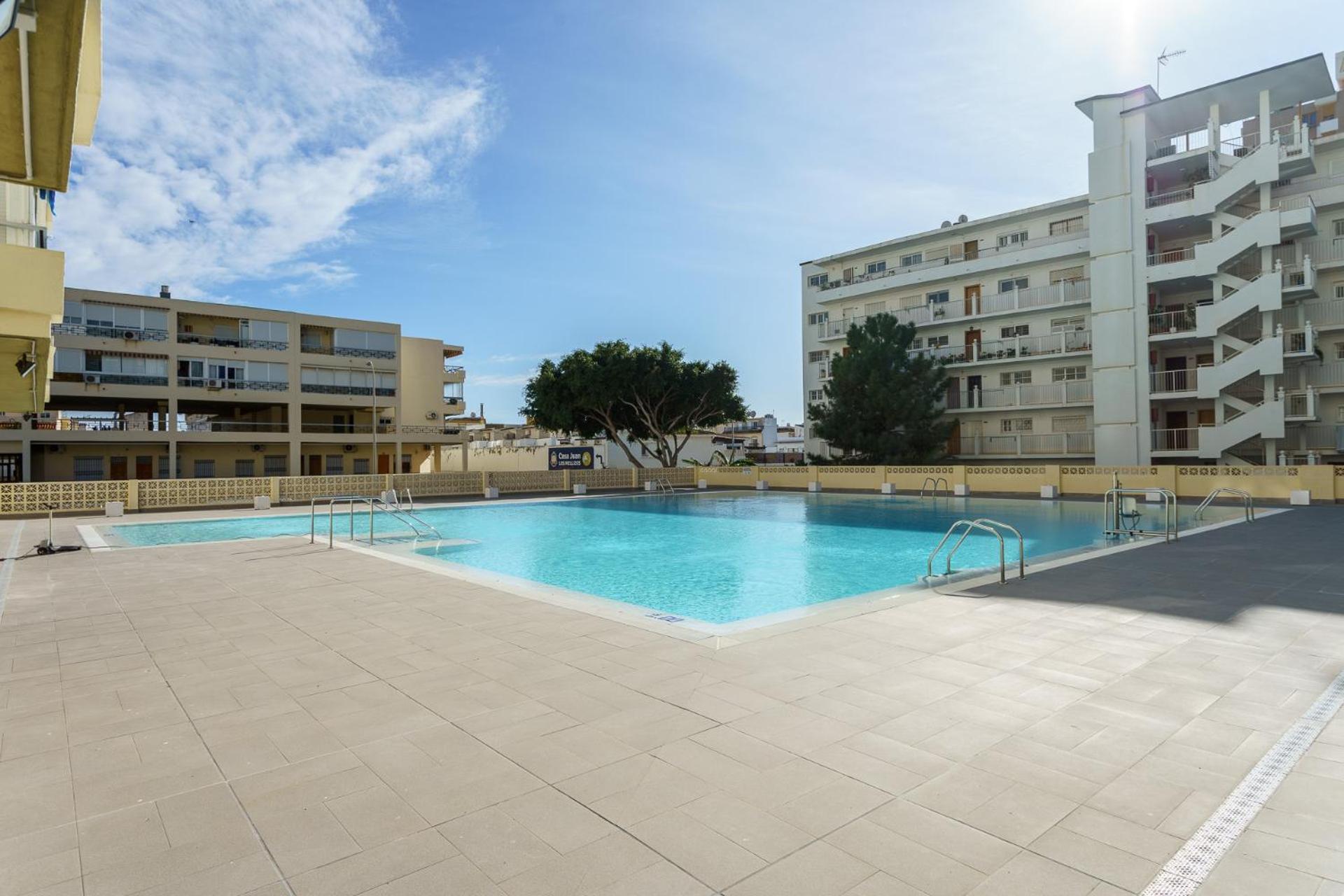 Malagasuite Carihuela Apartments Торремолінос Екстер'єр фото