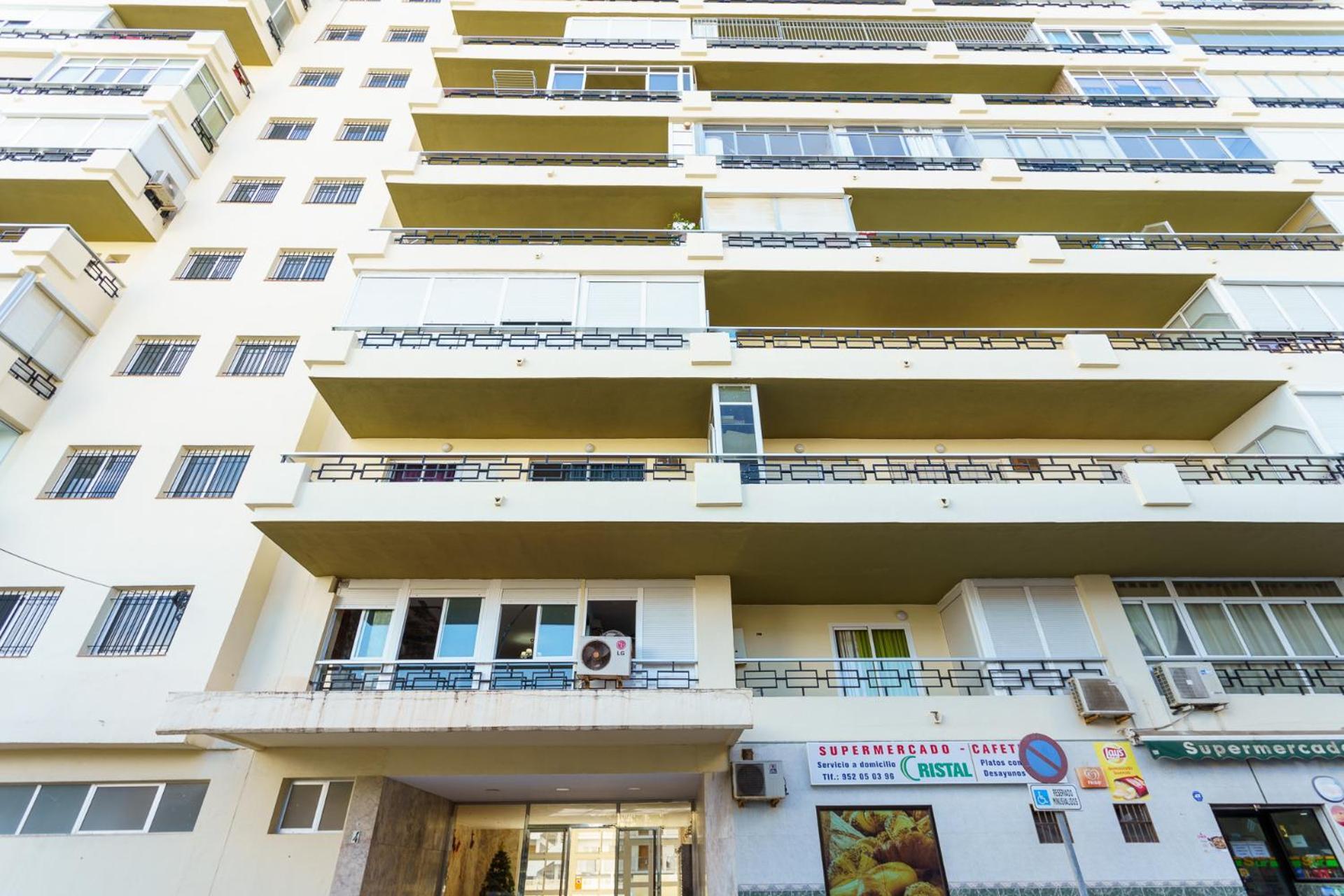 Malagasuite Carihuela Apartments Торремолінос Екстер'єр фото