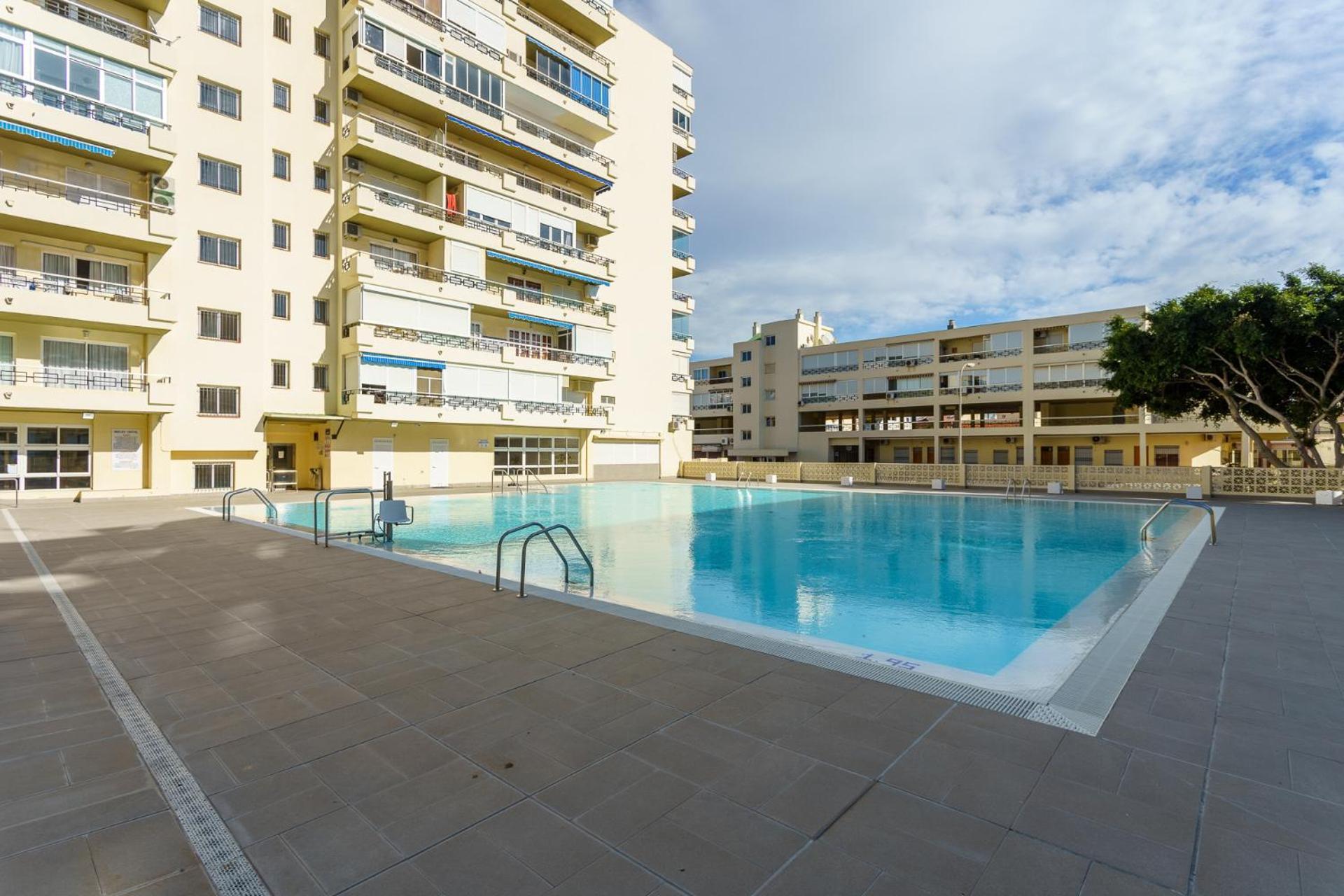Malagasuite Carihuela Apartments Торремолінос Екстер'єр фото